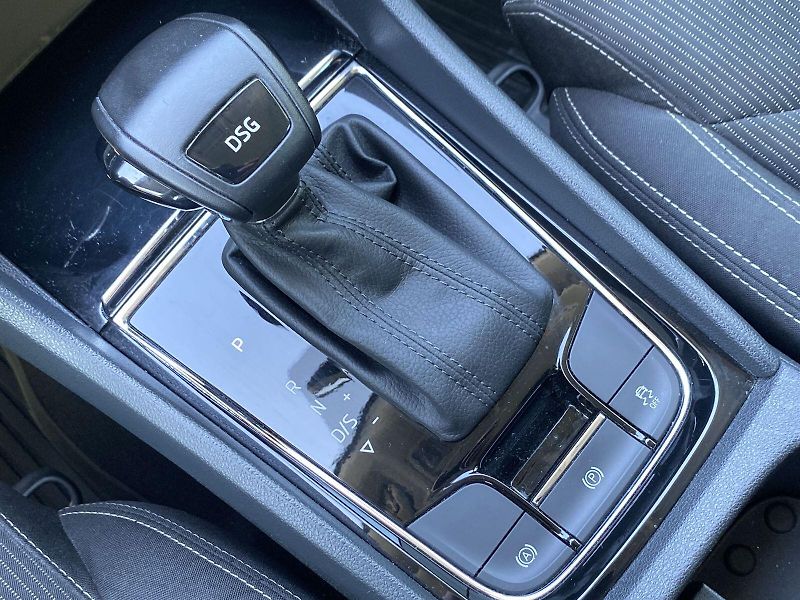 Škoda Karoq (2018) 1.6 TDI DSG Style + - fotka 19 z 32