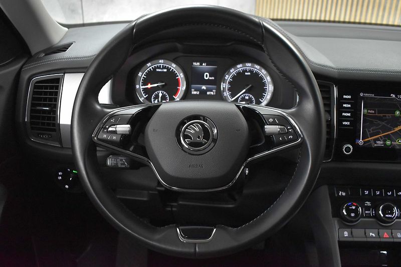 Škoda Kodiaq 1.5 TSI MANUÁL*ACC*7.MÍST*DPH* - fotka 17 z 37