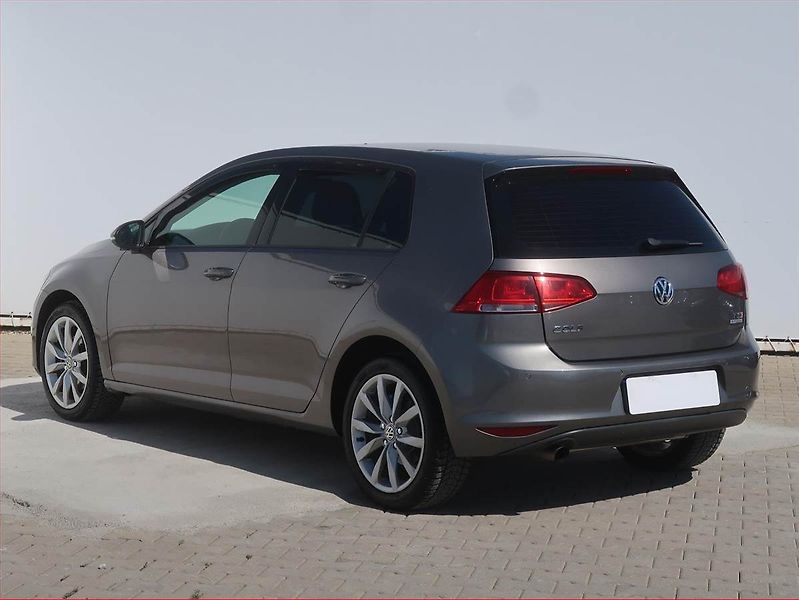 Volkswagen Golf (2013) 1.2 TSI, Serv.kniha, Xenony - fotka 4 z 17
