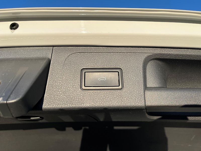 Volkswagen Passat (2021) 2.0 TDI 147kW 4x4 R-LINE - fotka 20 z 20
