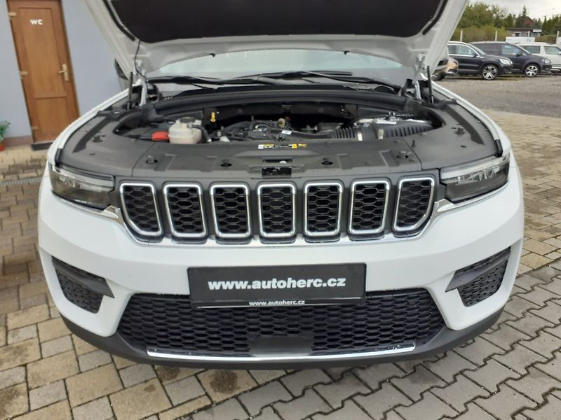 Jeep Grand Cherokee (2023) 3.6 L  V6  4x4 - fotka 29 z 31
