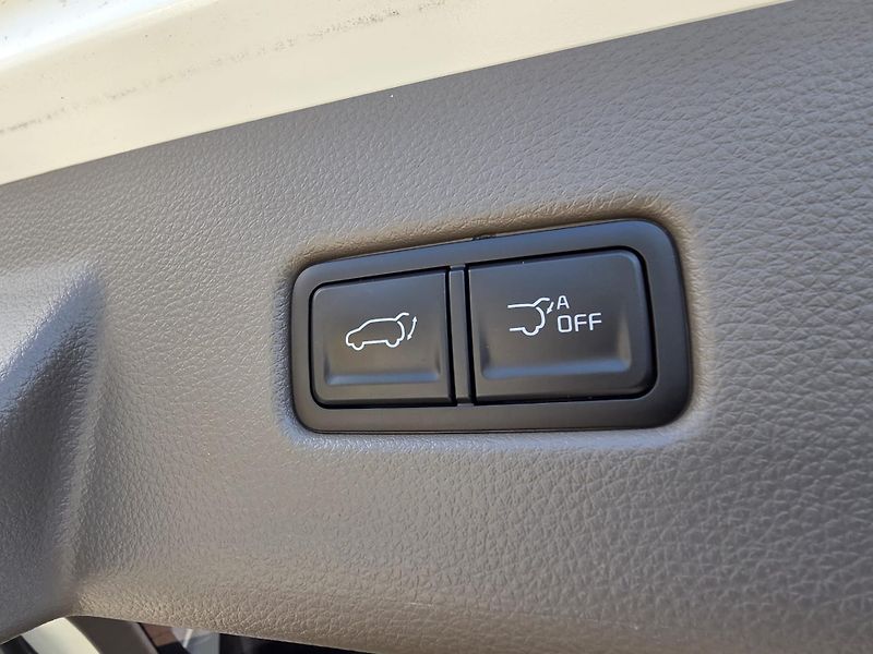 Kia Carnival (2024) 1.6-HEV-AUTOMAT-6+3MÍSTA - fotka 26 z 34