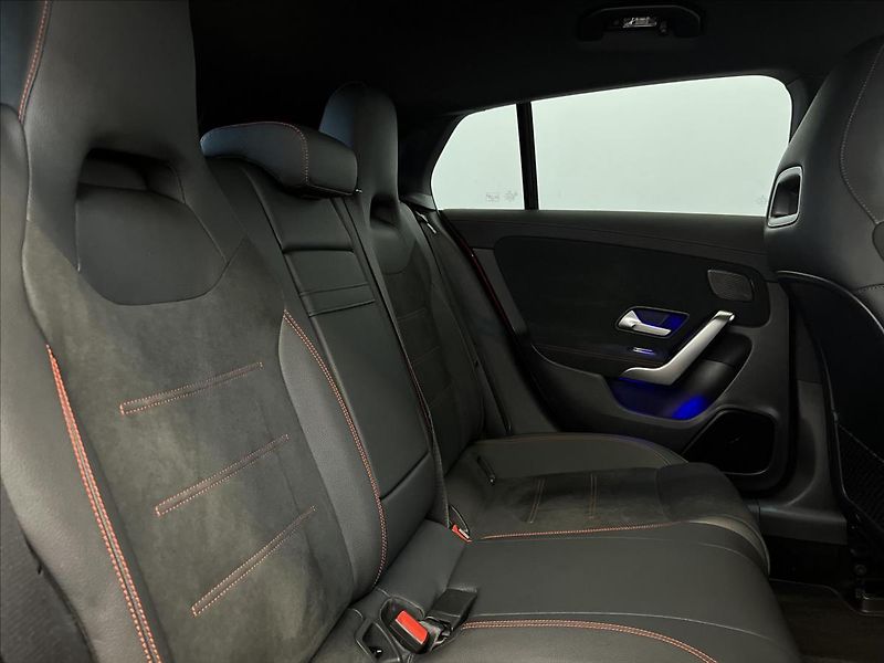 Mercedes-Benz CLA 200d Shooting Brake AMG Style - fotka 19 z 22
