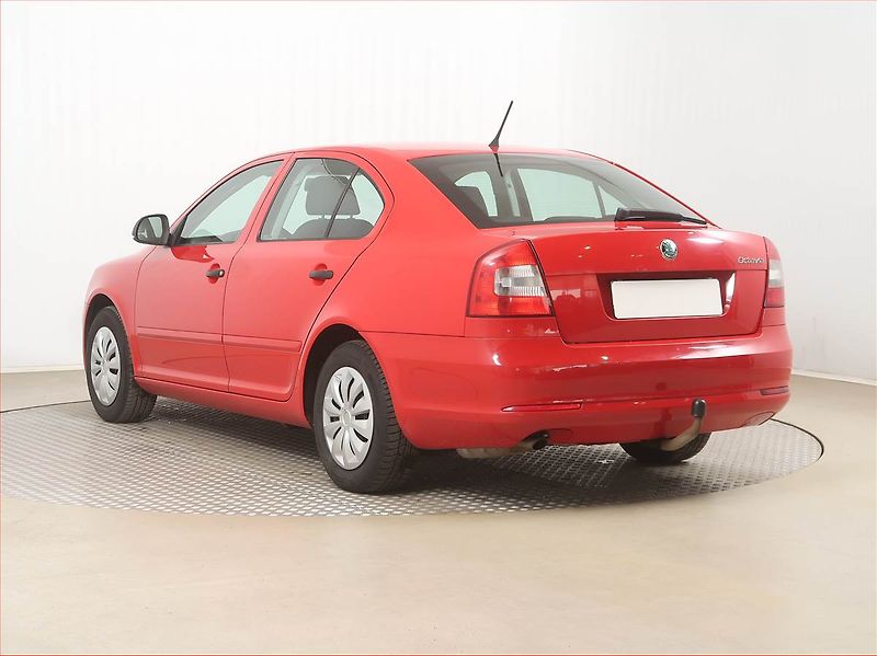 Škoda Octavia (2013) 1.2 TSI, nová STK, Tažné - fotka 4 z 13