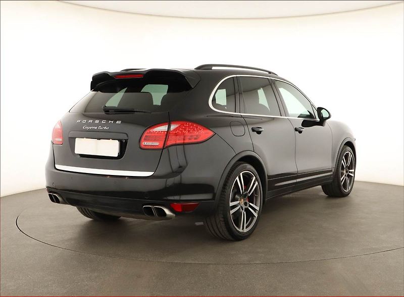 Porsche Cayenne (2013) Turbo - fotka 5 z 20