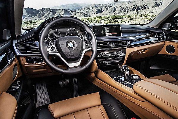 BMW X6.