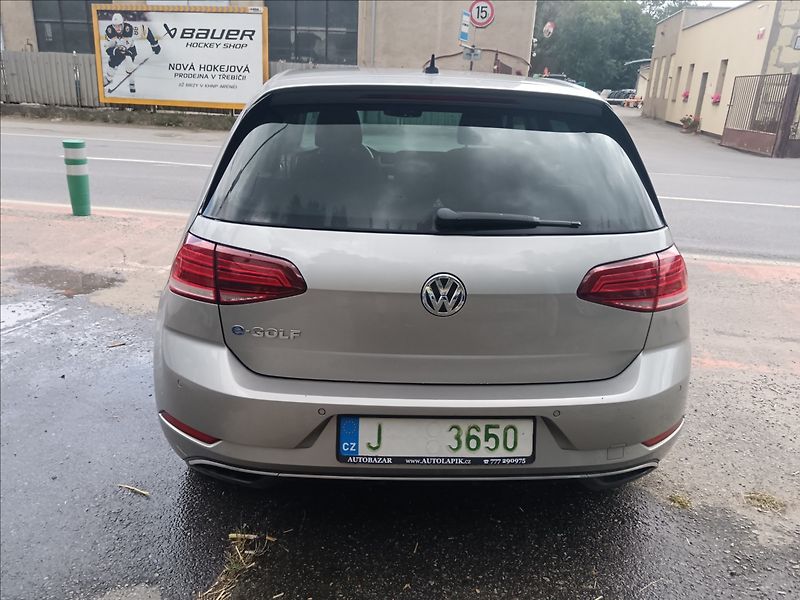 Volkswagen e-Golf 0,0 VII  electric drive - fotka 10 z 21