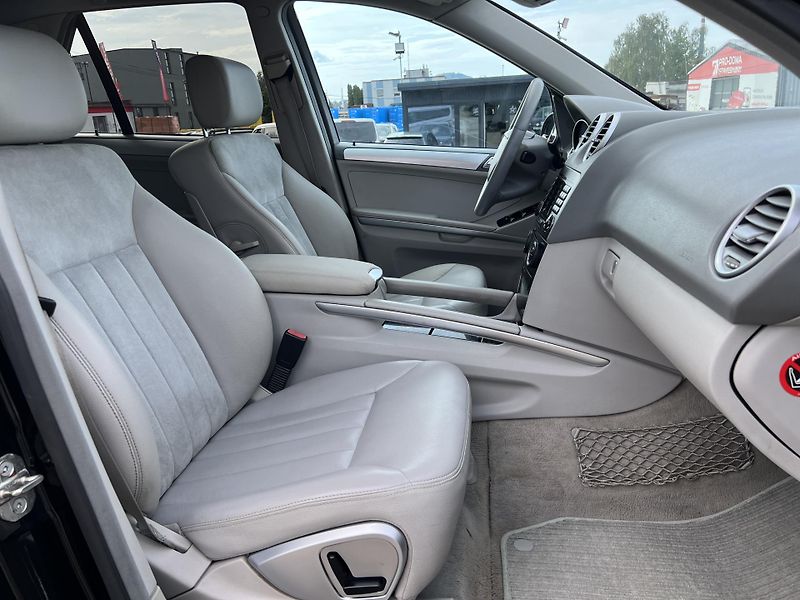Mercedes-Benz Třídy M ML 320CDi AMG PAKET AUTOMAT - fotka 36 z 47
