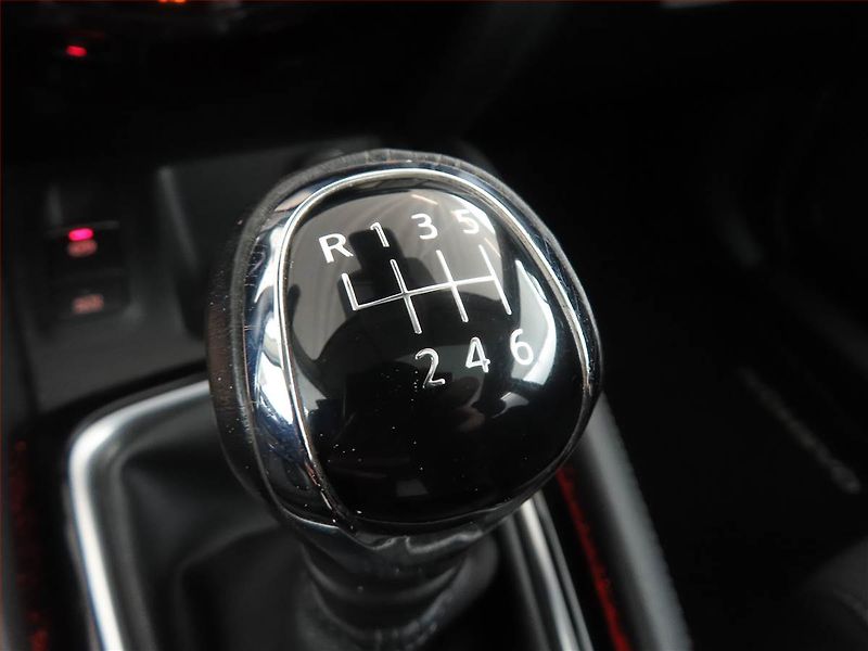 Nissan Qashqai (2018) 1.2 DIG-T, Serv.kniha, Navi - fotka 13 z 16