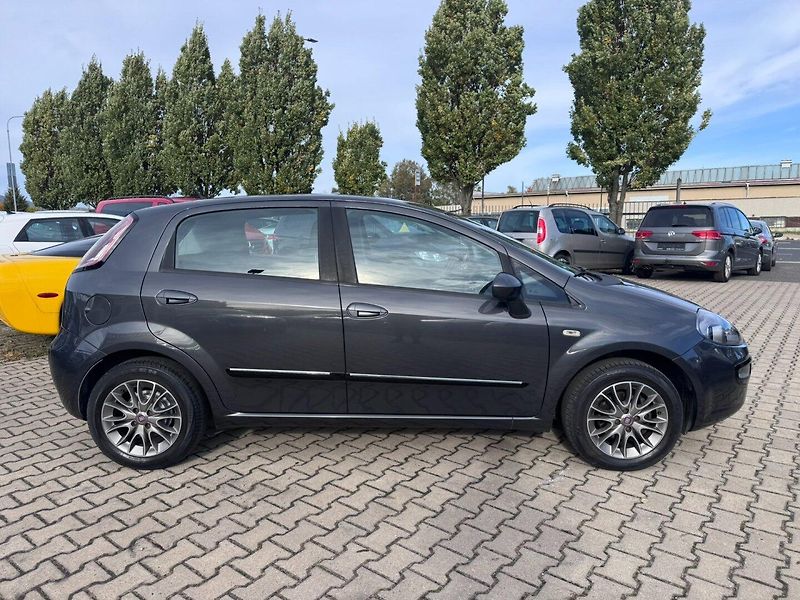 Fiat Punto (2011) 1,2i 51 KW PRVNÍ MAJITEL - fotka 7 z 42