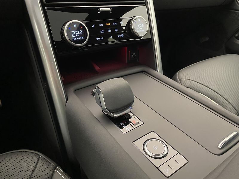 Land Rover Discovery P360 R-DYNAMIC SE AWD - fotka 41 z 42