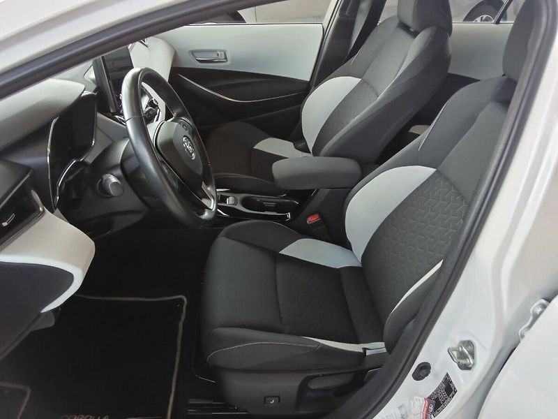 Toyota Corolla 1.8HEV 72KW 2023 - fotka 7 z 9