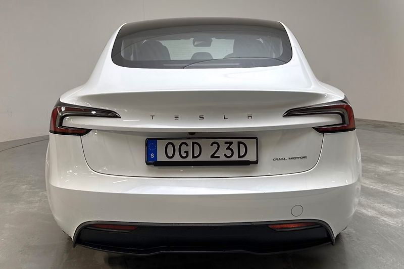 Tesla Model 3 Long Range AWD Highland Tažné - fotka 5 z 20