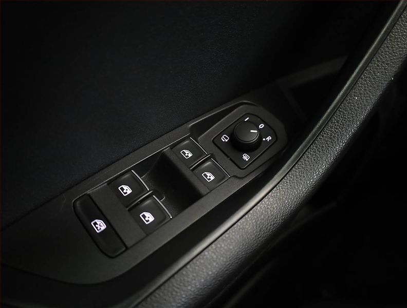 Škoda Karoq (2017) Style Plus 2.0 TDI, 4X4 - fotka 18 z 20