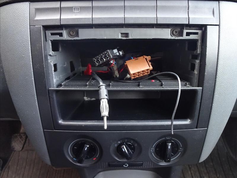 Škoda Fabia I 1,2 i40kW - fotka 33 z 42
