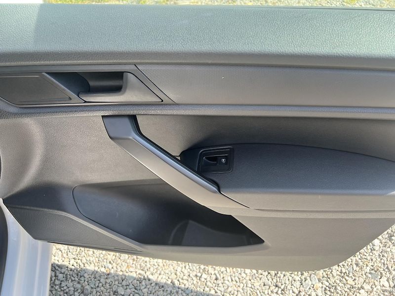 Volkswagen Caddy (2021) 1.4 TGI Maxi, 81kW, 1.MAJ, DPH - fotka 17 z 22