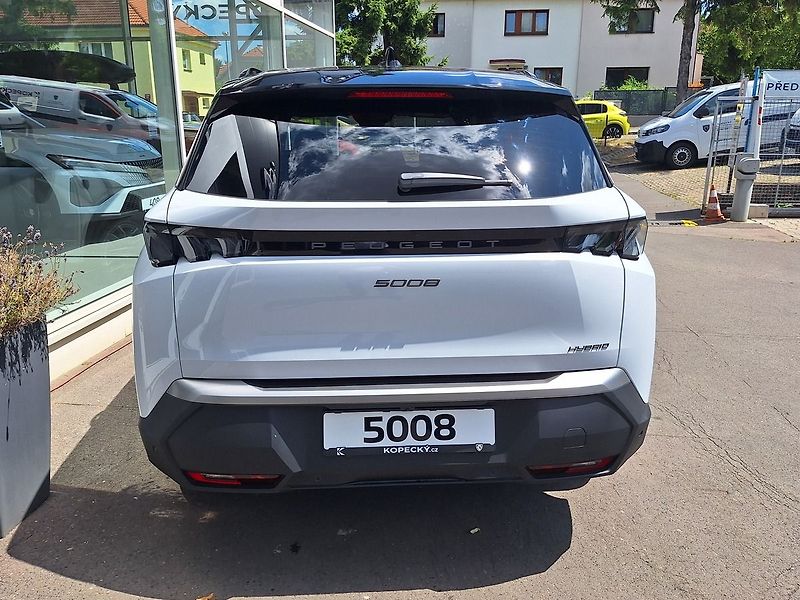 Peugeot 5008 (2026) GT Hybrid 145 e-DCS6 - fotka 5 z 17