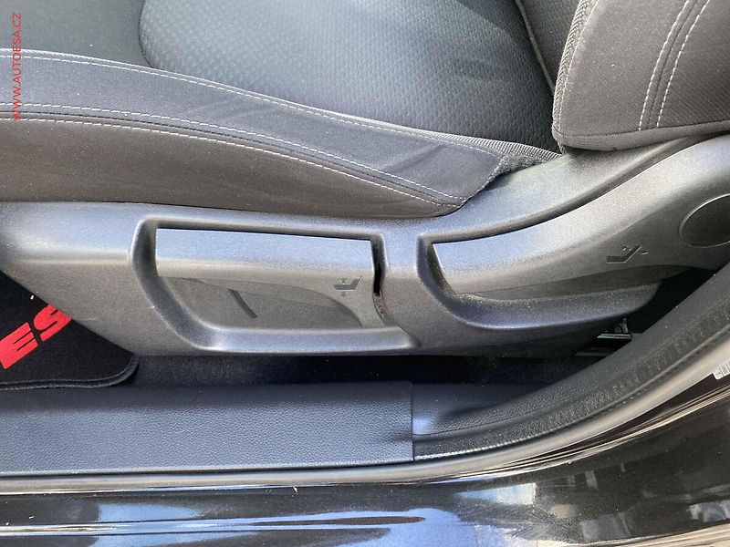 Nissan Qashqai (2019) 1.3 DiG-T, N-Connecta, panor - fotka 14 z 17