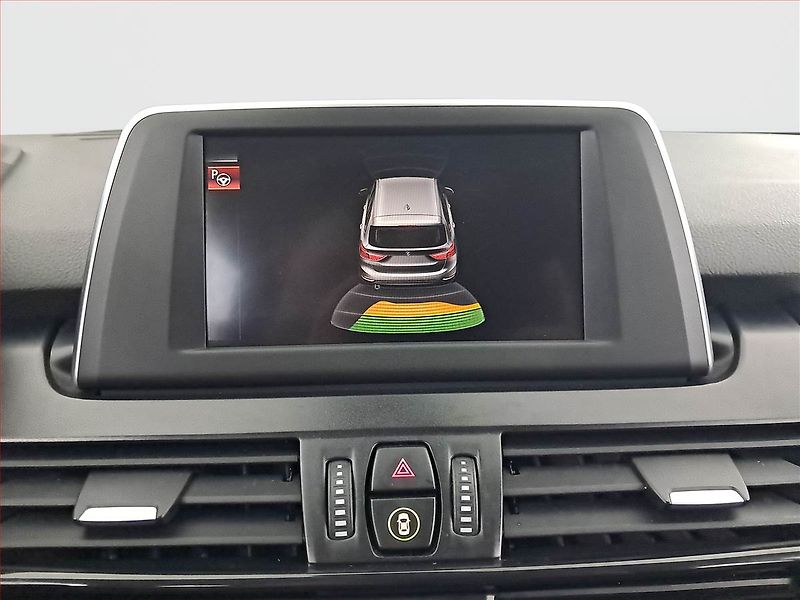 BMW Řada 2 (2015) 218d Gran Tourer, Automat - fotka 17 z 20