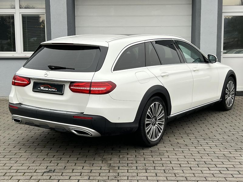 Mercedes-Benz Třídy E (2018) E 220D 4MATIC ALL TERRAIN - fotka 4 z 27