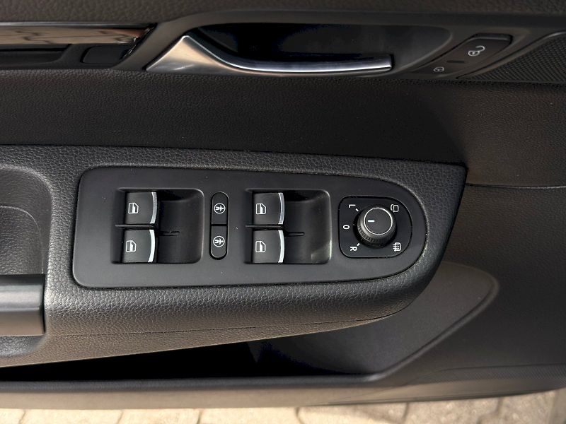 Volkswagen Sharan (2017) 2.0 TDI 135 kW DSG 4x4 - fotka 11 z 23