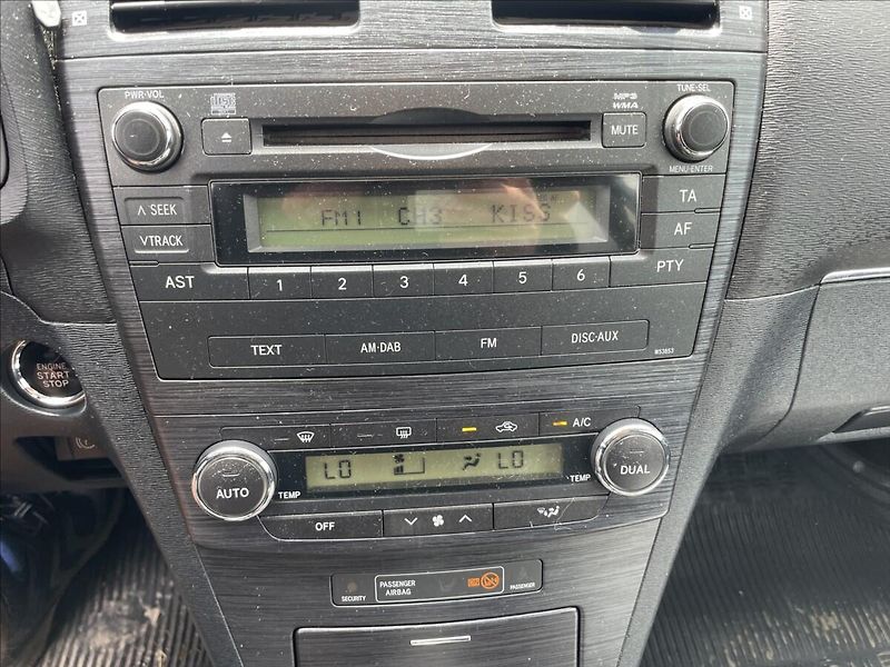 Toyota Avensis 2,0 D-4D 93 kw Klima bez koroz - fotka 16 z 30