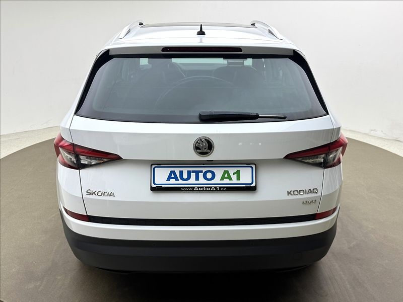 Škoda Kodiaq 2,0 DSG 4X4 CANTON ACC 360° - fotka 5 z 47