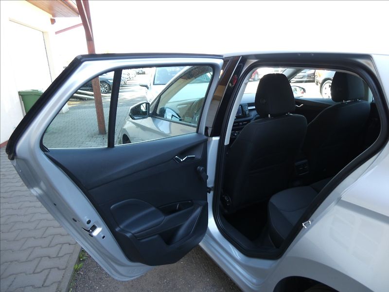 Škoda Fabia 1,0 TSi 70kW koupeno v ČR, DPH - fotka 22 z 39