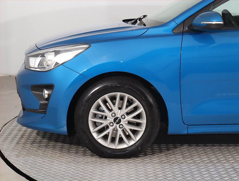 Kia Rio (2023) 1.0 T-GDI, Automat, Serv.kniha - fotka 15 z 18