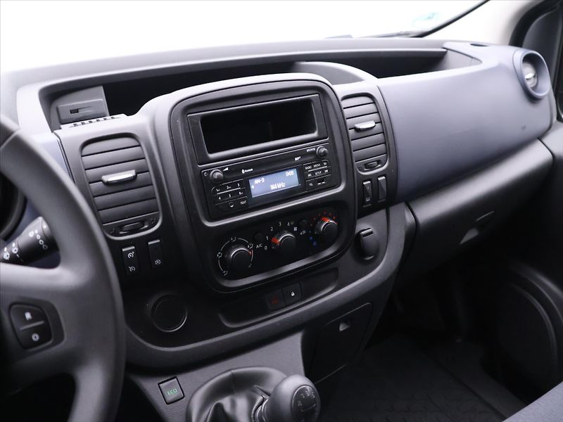 Opel Vivaro 1,6 CDTI 92kW 9-Míst Klima - fotka 15 z 25
