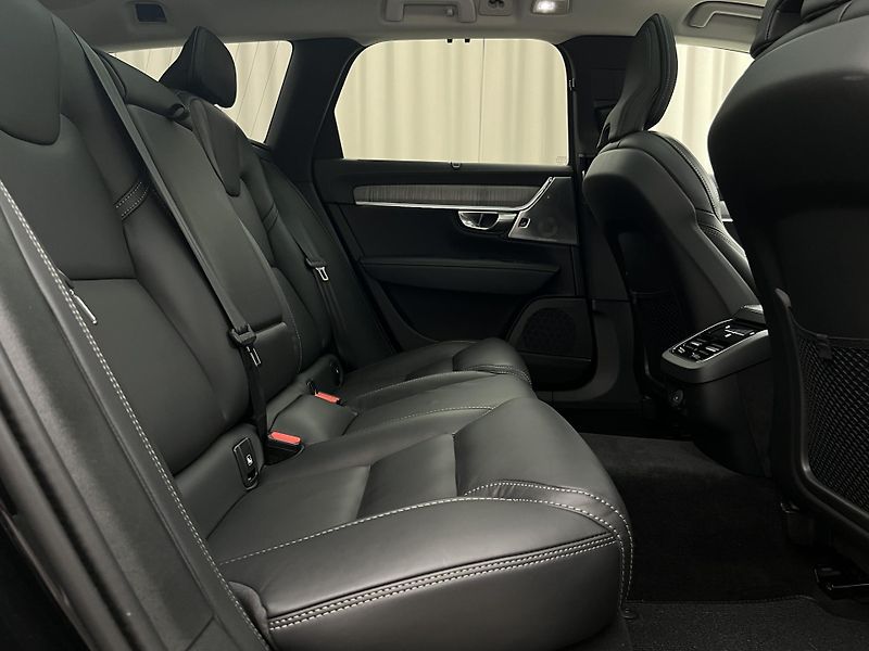 Volvo V90 CC B5 AWD ULTIMATE BRIGHT AUT - fotka 23 z 48