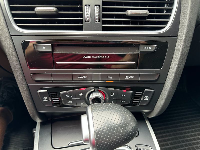 Audi A4 (2015) 2.0TDI S-Line Quattro - fotka 23 z 42