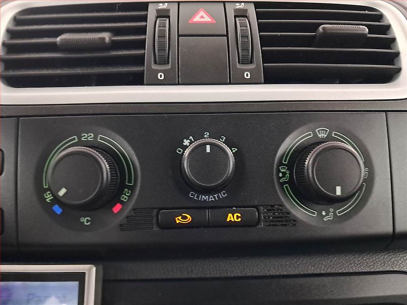 Škoda Fabia (2008) 1.4 16V, po STK, jezdí výborně - fotka 13 z 17
