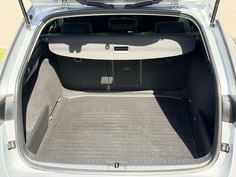 Škoda Octavia 2.0TDI DSG 4x4 STYLE - fotka 39 z 44