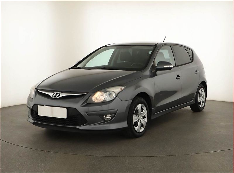 Hyundai i30 (2011) 1.4 CVVT, Tempomat - fotka 2 z 12