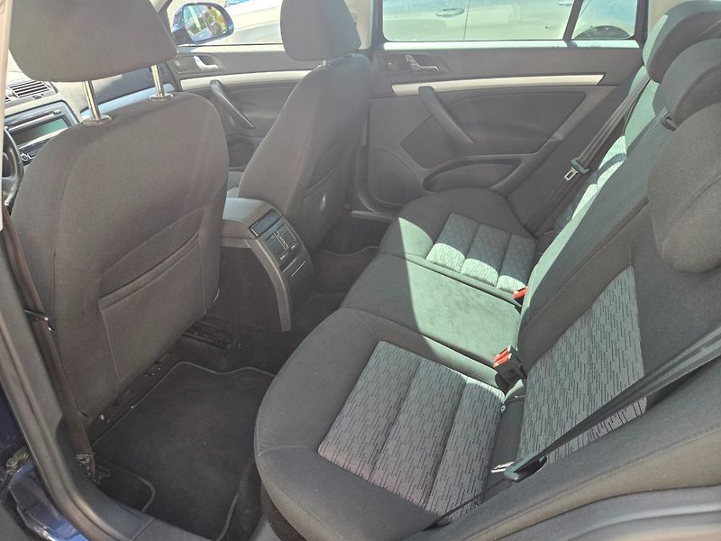 Škoda Octavia (2013) 2.0 TDI Serviska - fotka 15 z 31