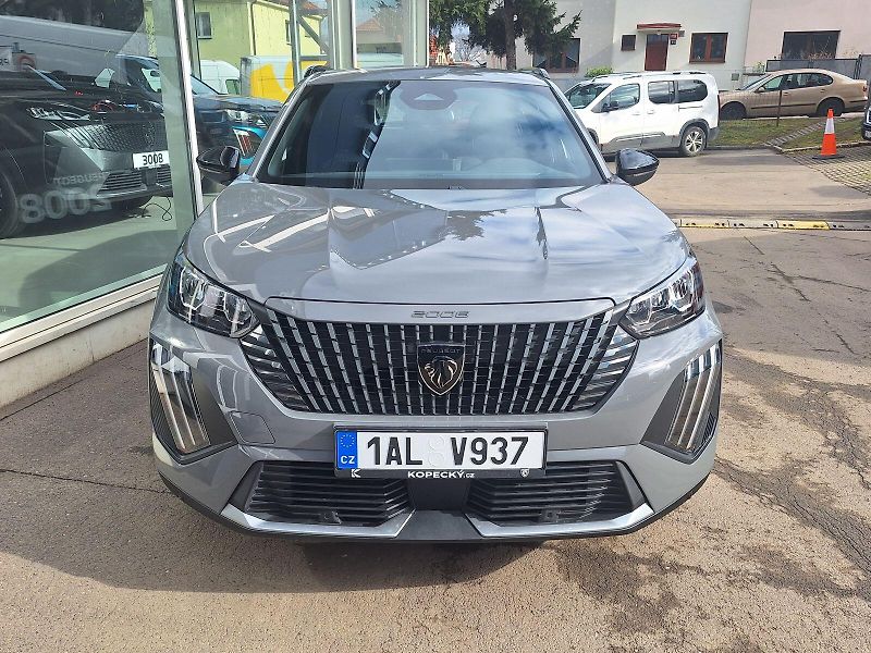 Peugeot 2008 (2025) ALLURE 1.2 TURBO 100k MAN6 - fotka 2 z 22