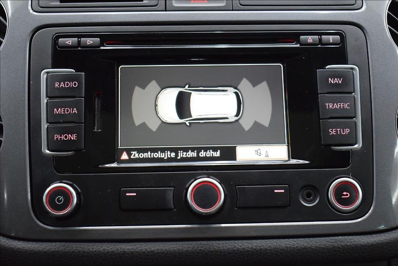 Volkswagen Tiguan 2,0 TDi, Sport&Style,DSG,Xen, - fotka 21 z 37