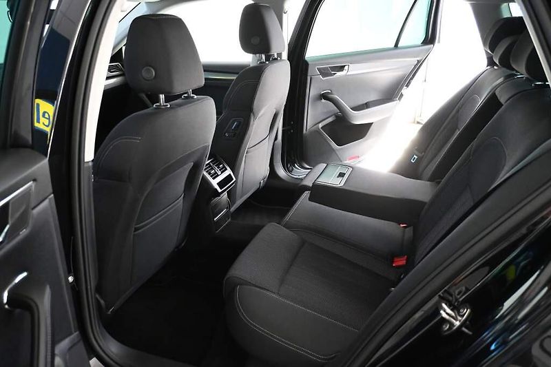 Škoda Superb (2022) 2.0 STYLE 147 KW DSG MATRIX LE - fotka 9 z 35