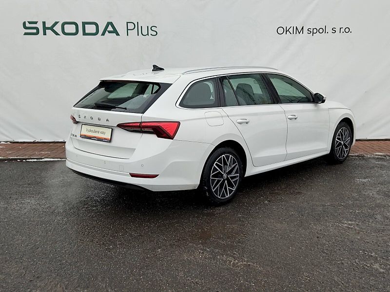 Škoda Octavia (2021) Combi Style 1,5 Tsi 110 Kw - fotka 2 z 35