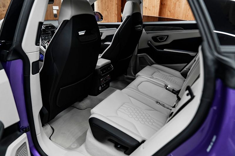 Lamborghini Urus - fotka 30 z 34