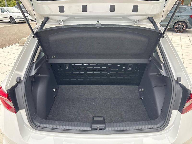 Škoda Fabia 1,0 MPI 48 kW ACTIVE - fotka 25 z 26