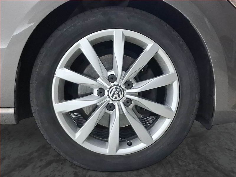 Volkswagen Golf (2016) 1.4 TGI CNG, Automat - fotka 14 z 19
