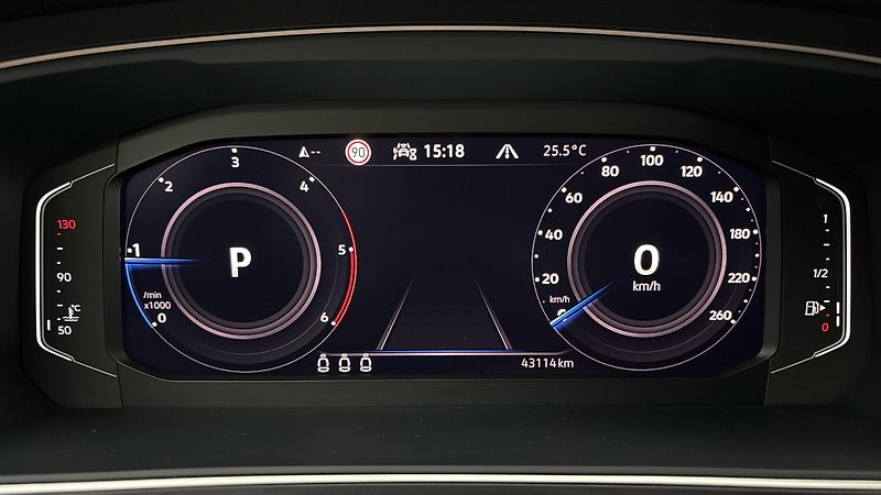 Volkswagen Tiguan Allspace 2.0 TDI DSG 4MOTION R-Line - fotka 10 z 30