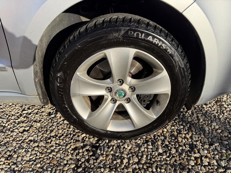 Škoda Superb II 2,0 TDi/103kW - Klima,ESP,. - fotka 54 z 71