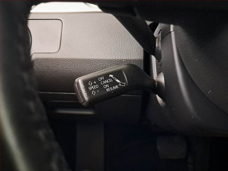 Volkswagen Passat (2012) 2.0 TDI, Automat, Navi - fotka 18 z 20