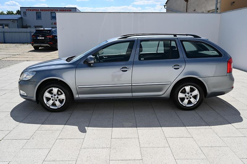 Škoda Octavia 2.0TDI 103KW 9/2012 Rezervace - fotka 8 z 43