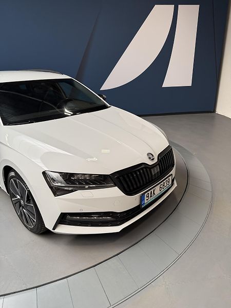 Škoda Superb 2.0 TDI 110kW SportLine Combi - fotka 5 z 14