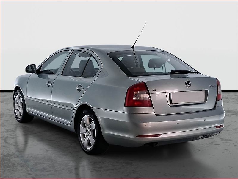Škoda Octavia (2009) 1.9 TDI, nová STK - fotka 4 z 16