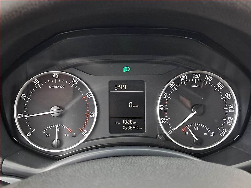 Škoda Octavia (2011) 1.6 - fotka 11 z 13